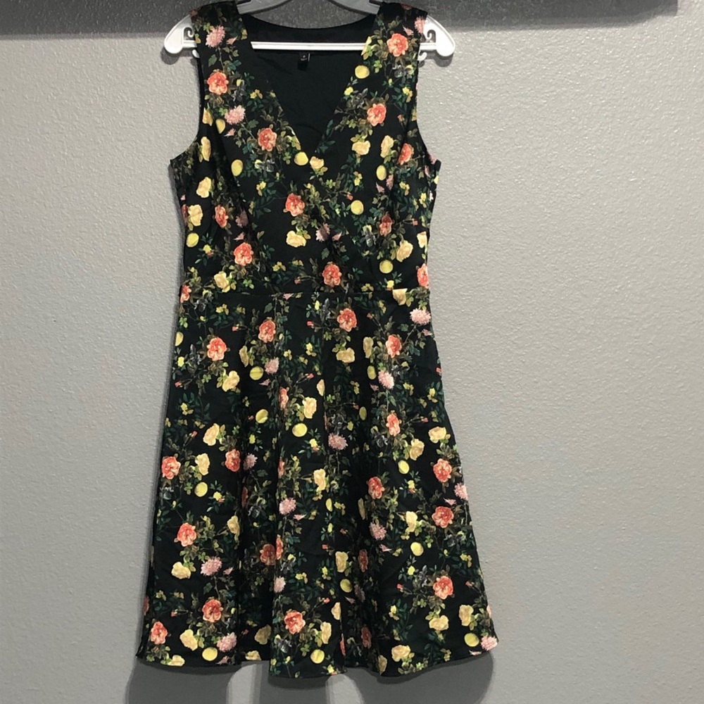 Short sleeve dress